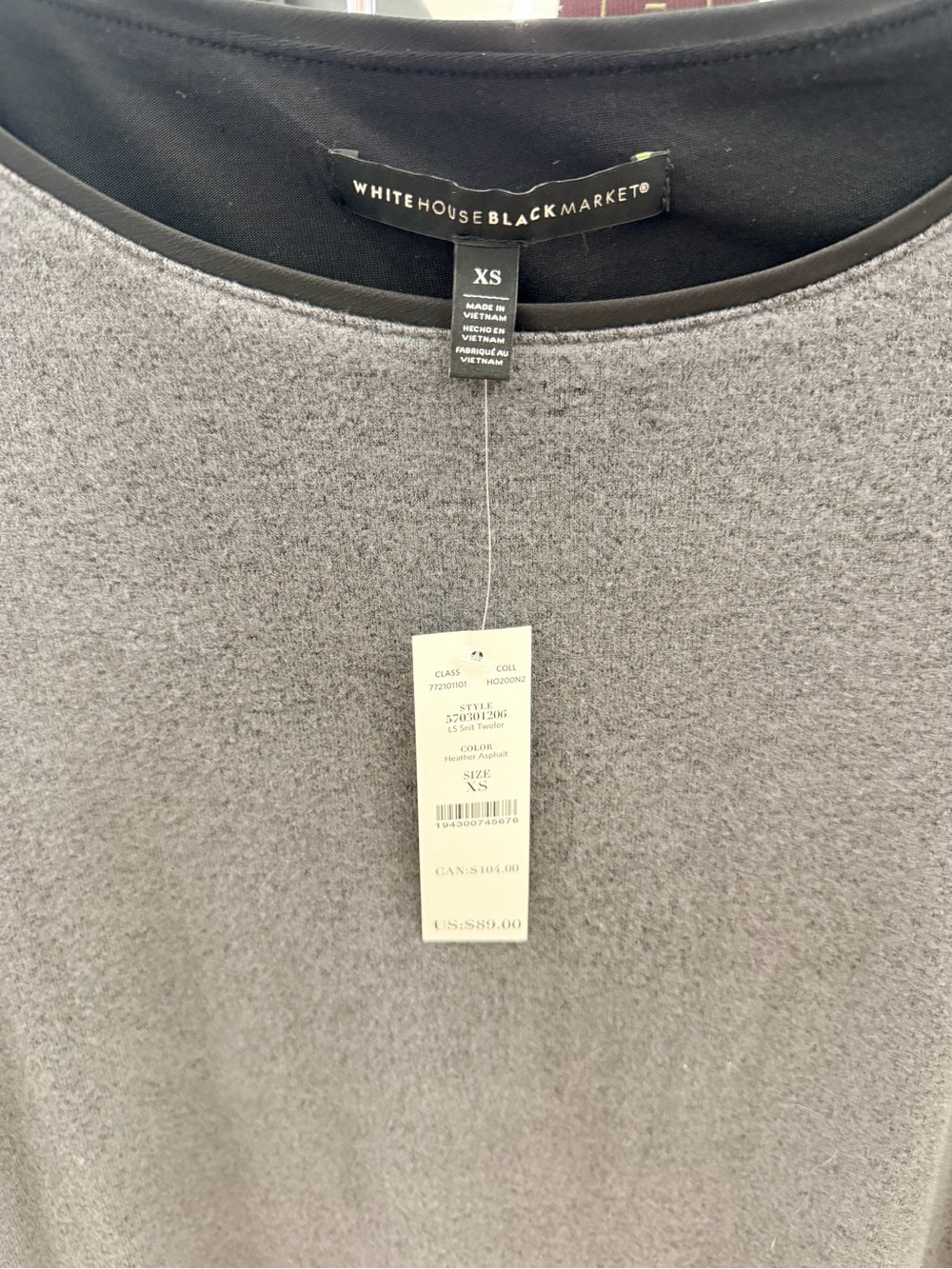 White House Black Market Men's Light Gray Crewneck Sweater